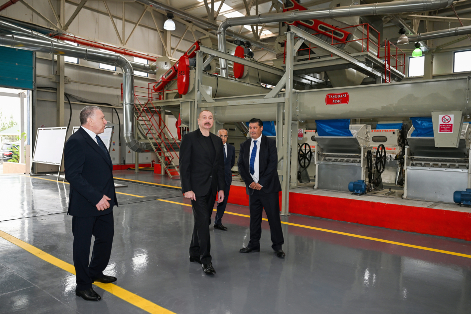 Prezident Cəbrayılda məscidin, ikinci və üçüncü yaşayış komplekslərinin təməlini qoydu (YENİLƏNİB)