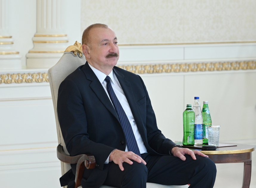 Prezident qəbullar keçirdi (YENİLƏNİB)