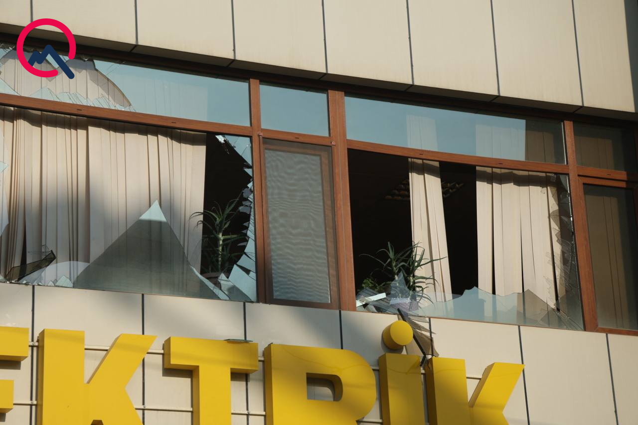 Bakıda partlayış olan ofisdən FOTOLAR