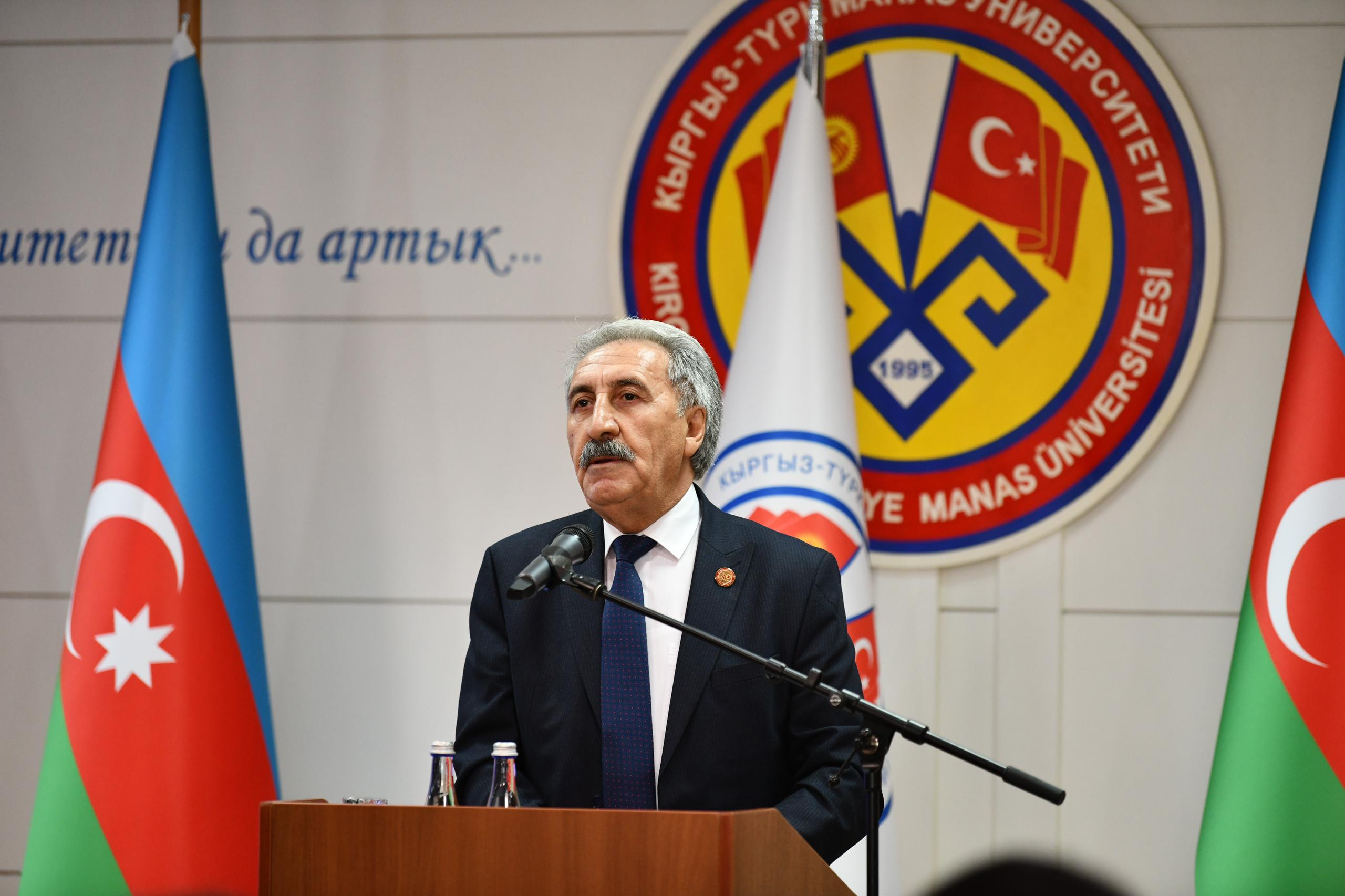 Qırğızıstanda  8 noyabr Zəfər Gününün 5-ci ildönümünə həsr olunmuş rəsmi tədbir keçirildi (FOTO/VİDEO)