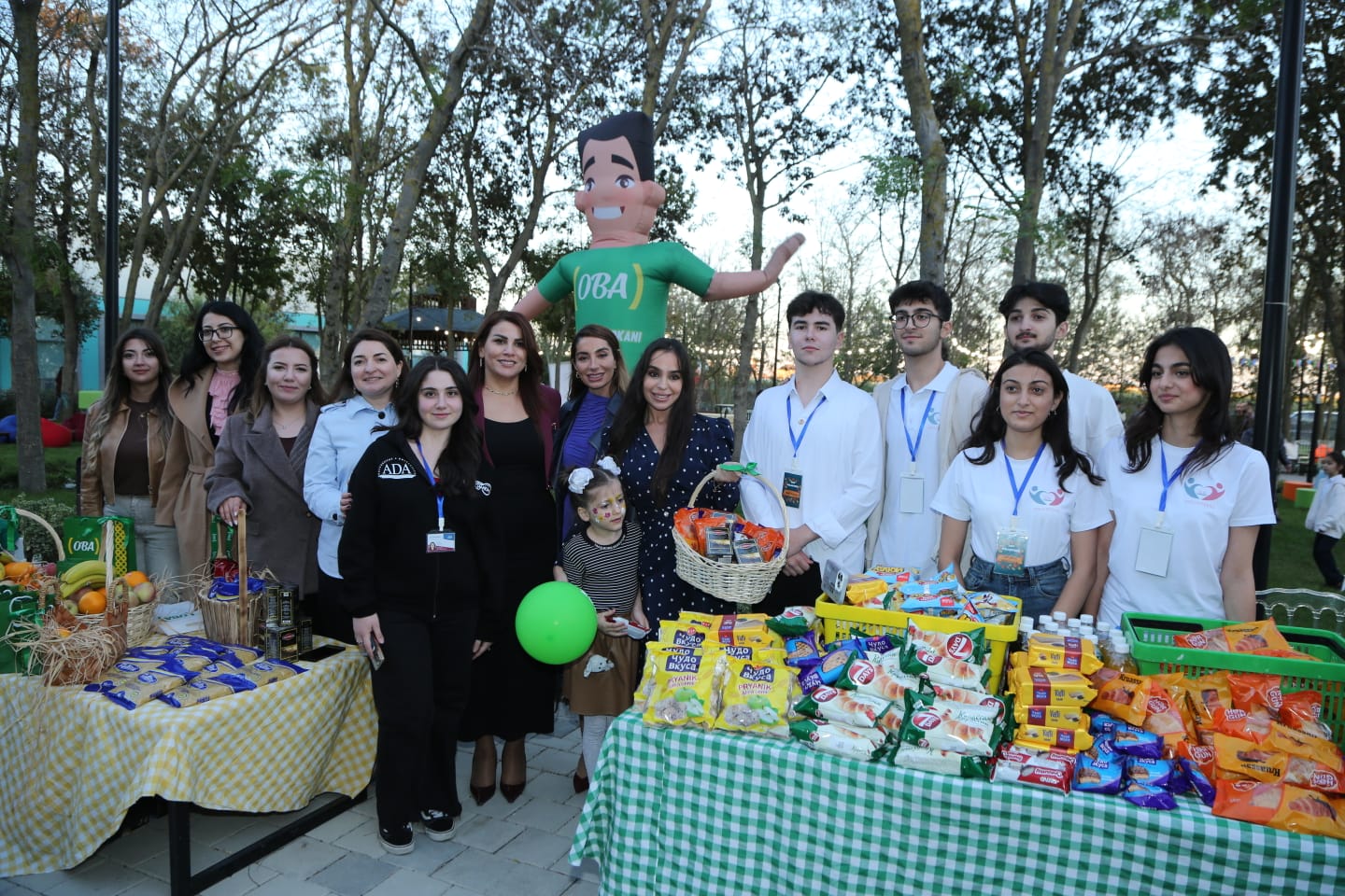 OBA marketlər şəbəkəsi ADA İbtidai Məktəbində keçirilən Payız Festivalı – Məhsul Bayramında iştirak edib