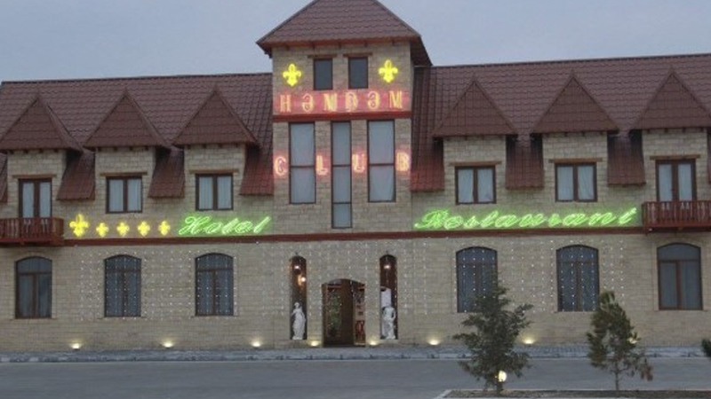 Azərbaycanda vəkil hoteldə öldü