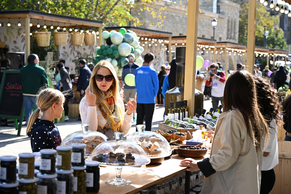 İçərişəhərdə Zeytun Festivalı davam edir (FOTO)