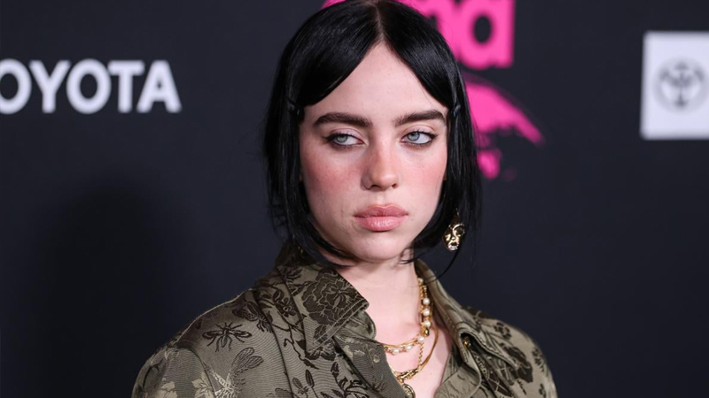 Billi Ayliş milyarderləri tənqid etdi - Zukerberq alqışlamadı