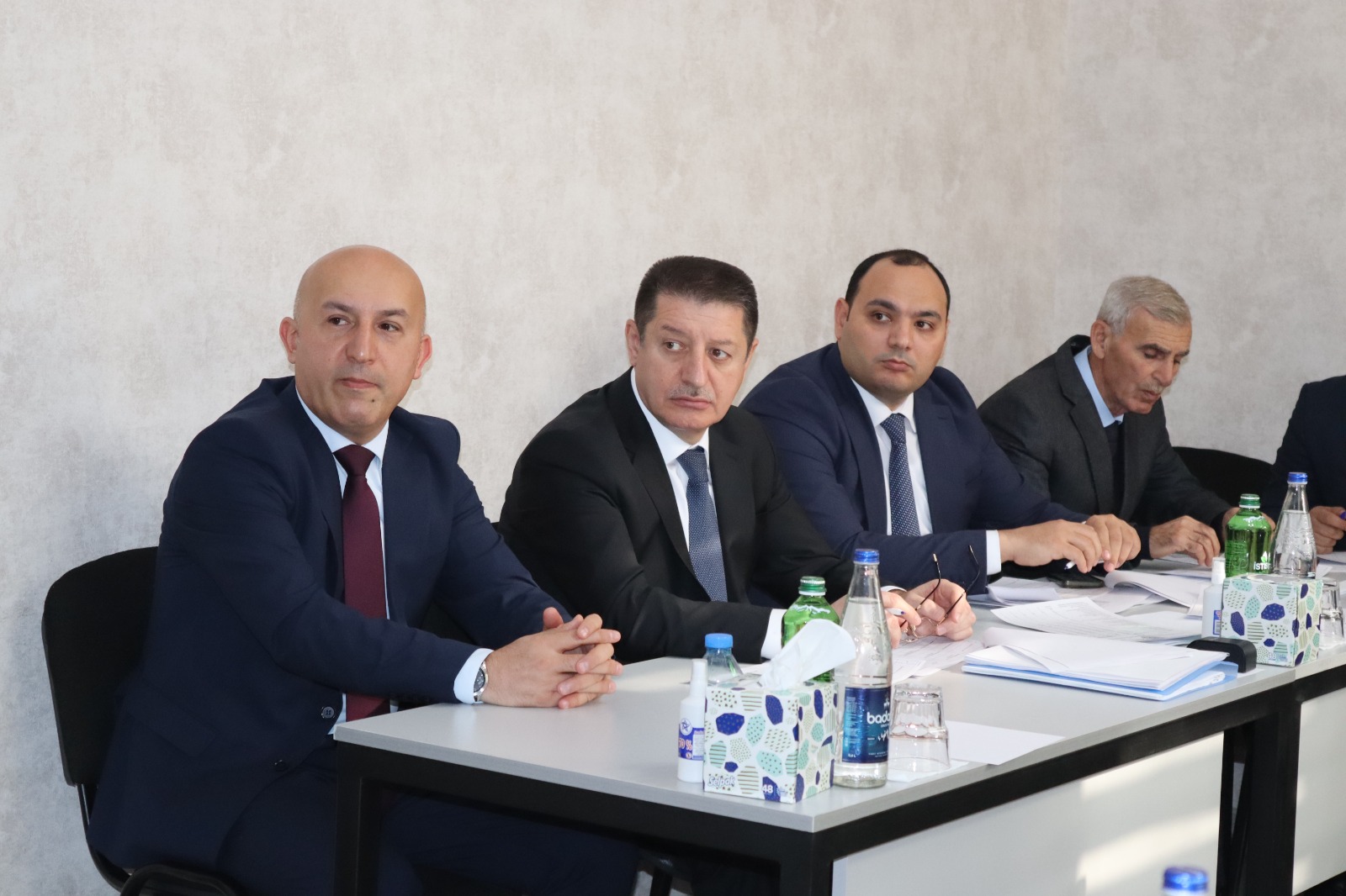 Zaur Mikayılov Yevlaxda vətəndaşlarla görüşdü (FOTO)