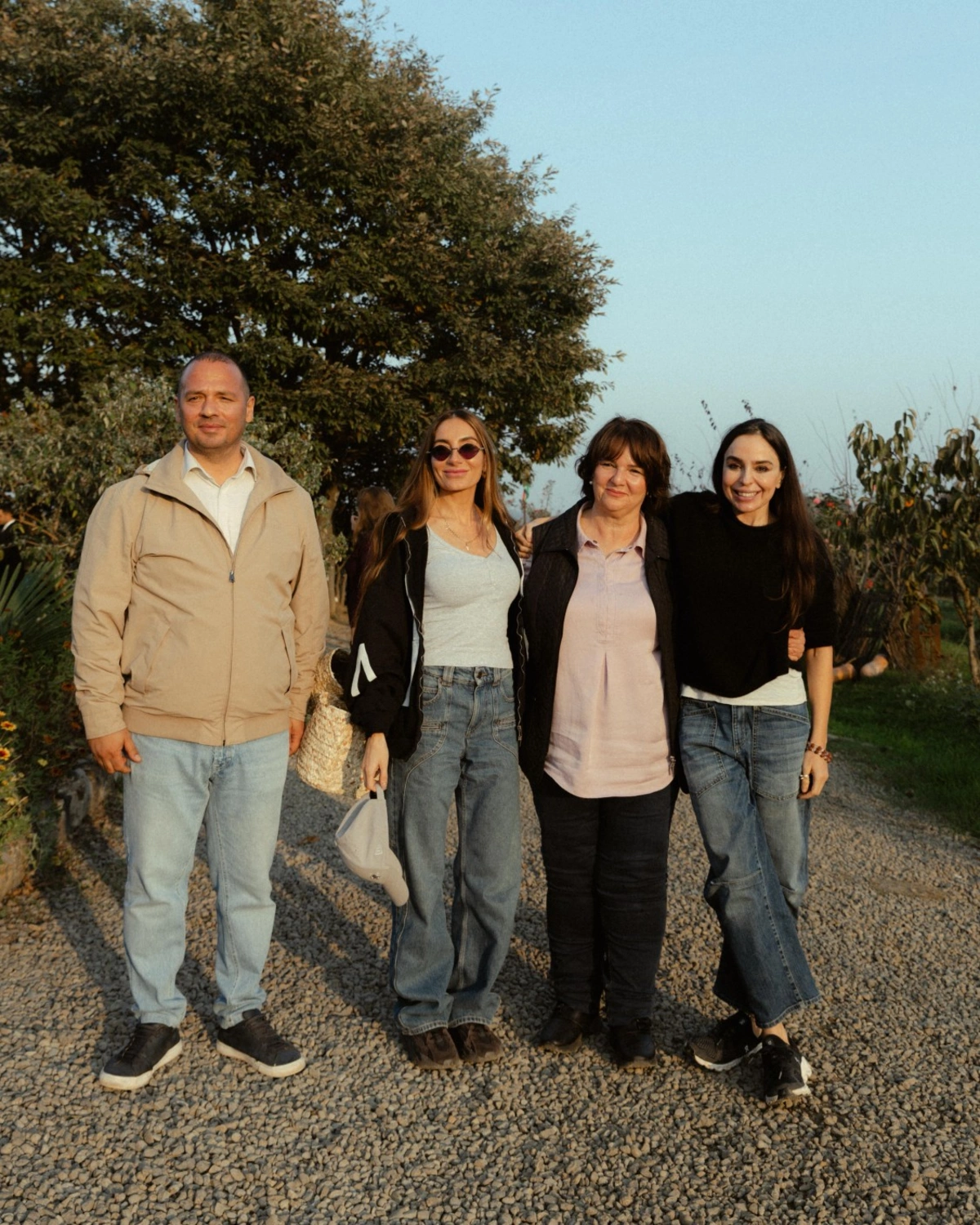 Leyla Əliyeva, Arzu Əliyeva və Alena Əliyeva Lənkəranda fermer təsərrüfatı ilə tanış oldu (FOTO)