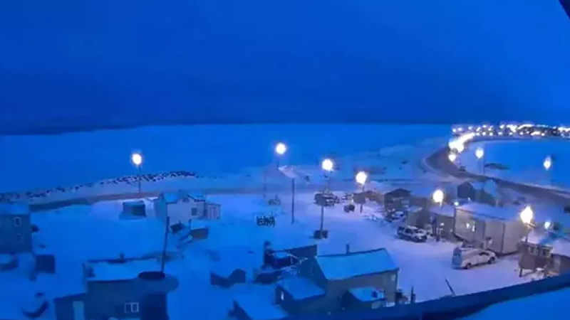 4.600 nəfər qaranlığa qərq oldu - Bu qəsəbədə 65 gün Günəş doğmayacaq