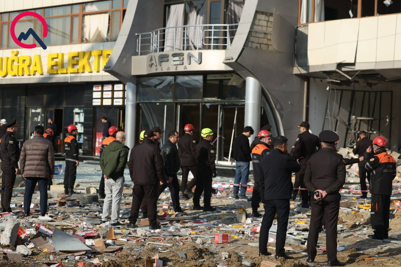 Bakıda partlayış olan ofisdən FOTOLAR