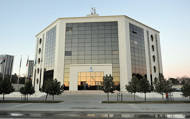 Hakimləri təhqir edən futbolçular, məşqçilər və klub rəsmisi cəzalandırıldı