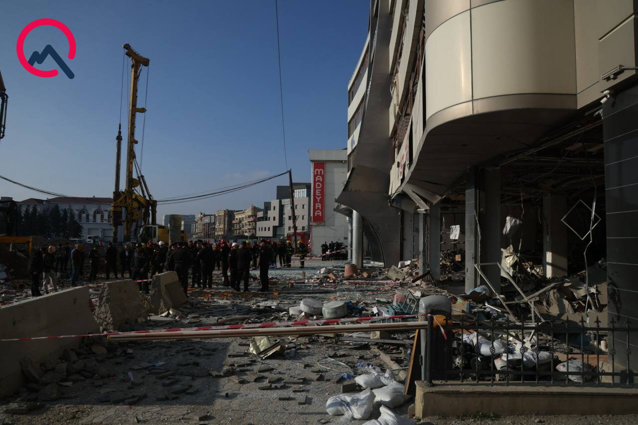 Bakıda partlayış olan ofisdən FOTOLAR