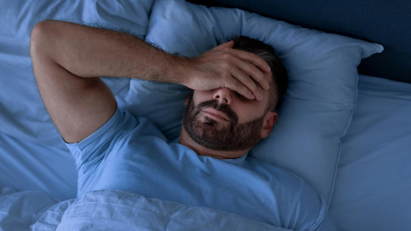 Yatmaqda çətinlik çəkirsinizsə, diyetoloqlar bu 9 qidanı məsləhət görür