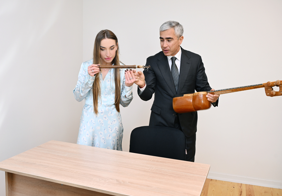 Prezidentin qızı və gəlini açılışda (FOTOLAR)