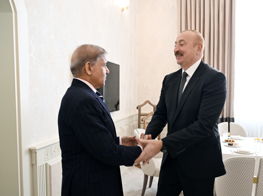 Zəfərin 5 ili: Bakıda hərbi parad keçirildi (YENİLƏNİB)