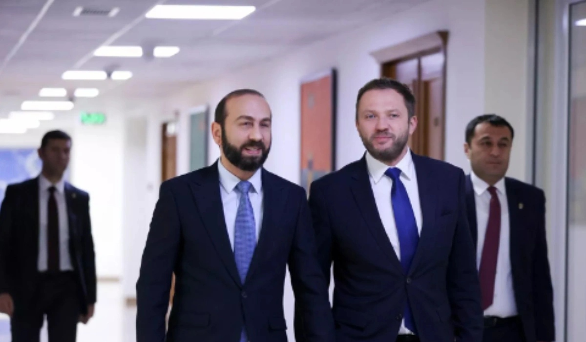 Ermənistan və Estoniya XİN başçıları 