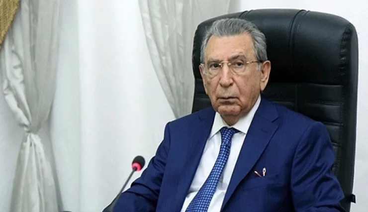 Ramiz Mehdiyev Dil Komissiyası sədrinin müavini vəzifəsindən azad edildi