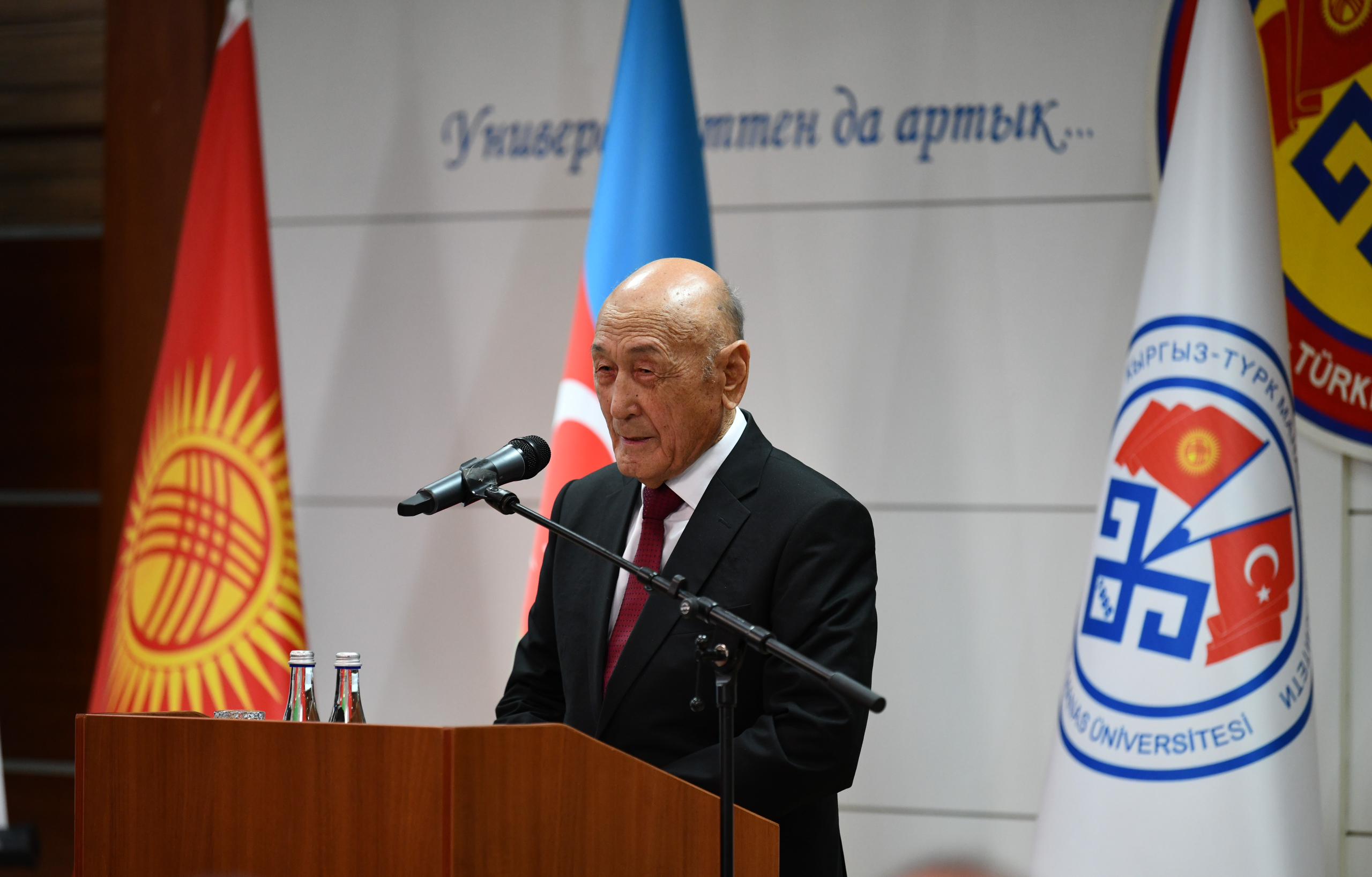 Qırğızıstanda  8 noyabr Zəfər Gününün 5-ci ildönümünə həsr olunmuş rəsmi tədbir keçirildi (FOTO/VİDEO)