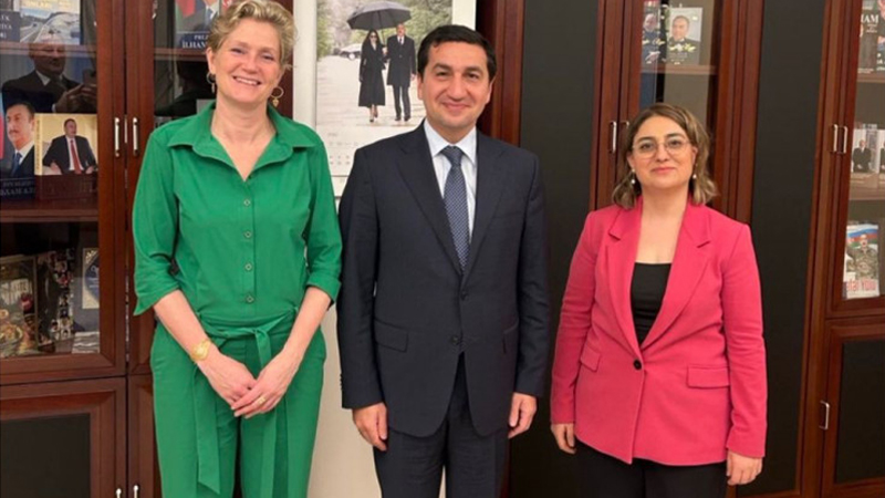 Hikmət Hacıyev Niderland səfiri ilə görüşdü