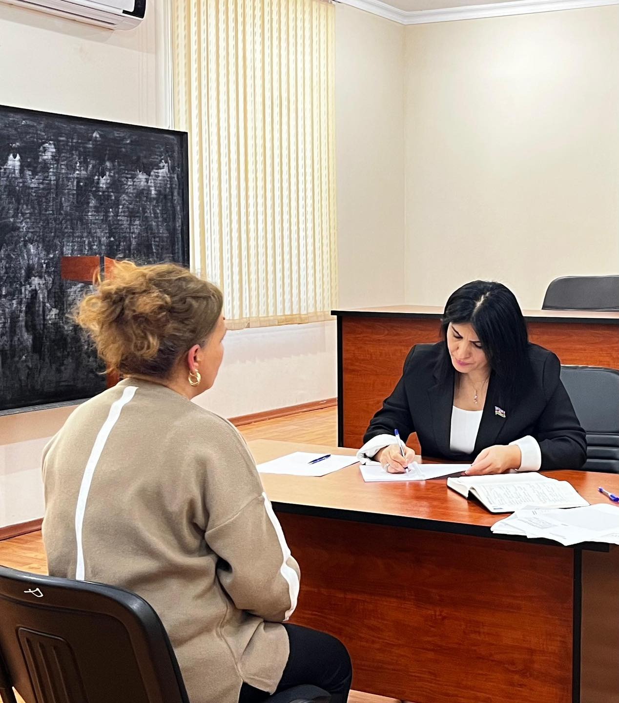 Deputat Elnarə Akimova Stansiya Sumqayıt ərazisində seçicilərlə görüş keçirdi