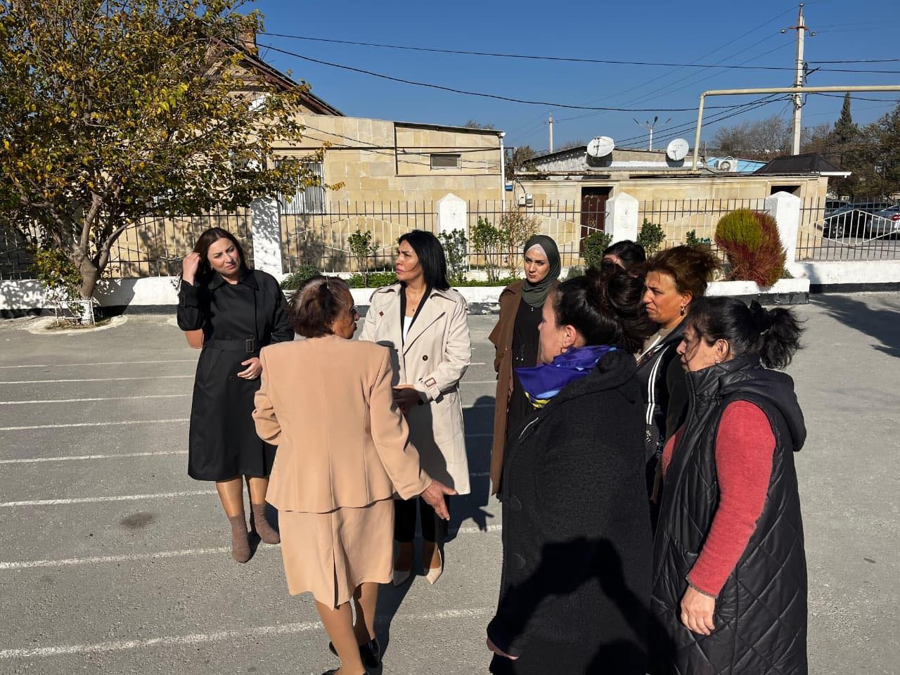 Deputat Elnarə Akimova Stansiya Sumqayıt ərazisində seçicilərlə görüş keçirdi