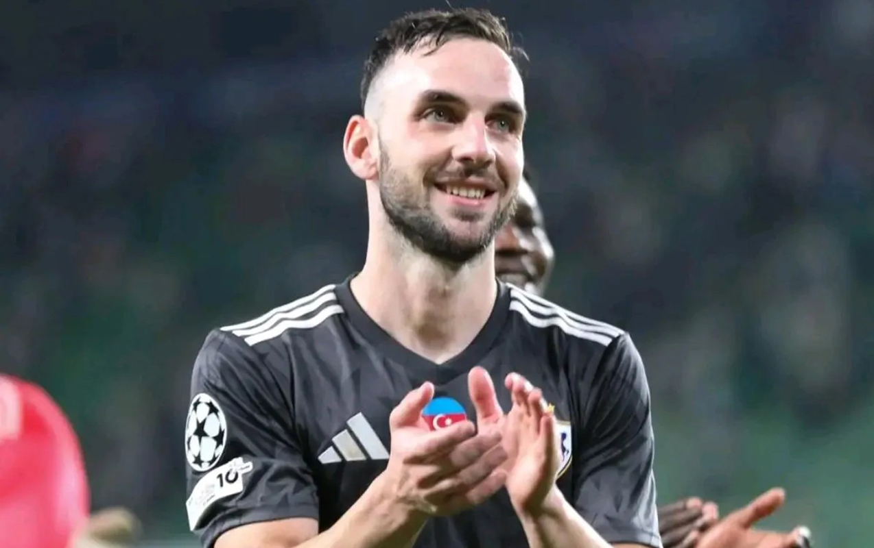 Yankoviç ikinci dəfə ata oldu (FOTO)