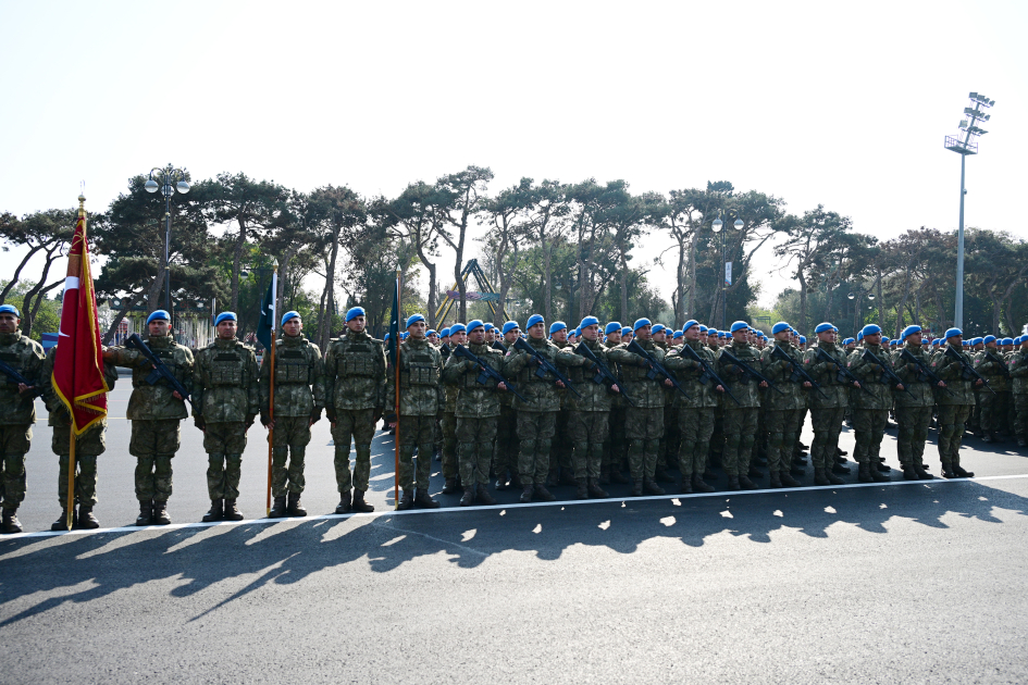 Zəfərin 5 ili: Bakıda hərbi parad keçirildi (YENİLƏNİB)