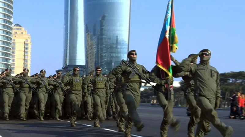 Hərbi paradda DTX-nin xüsusi təyinatlılarından ibarət heyət də keçid etdi (VİDEO)