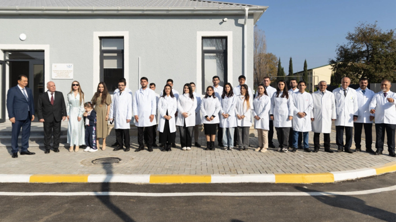 Leyla Əliyeva və Alena Əliyeva LDU-nun nəzdində yaradılmış Baytarlıq Klinikası ilə tanış oldu (FOTO)