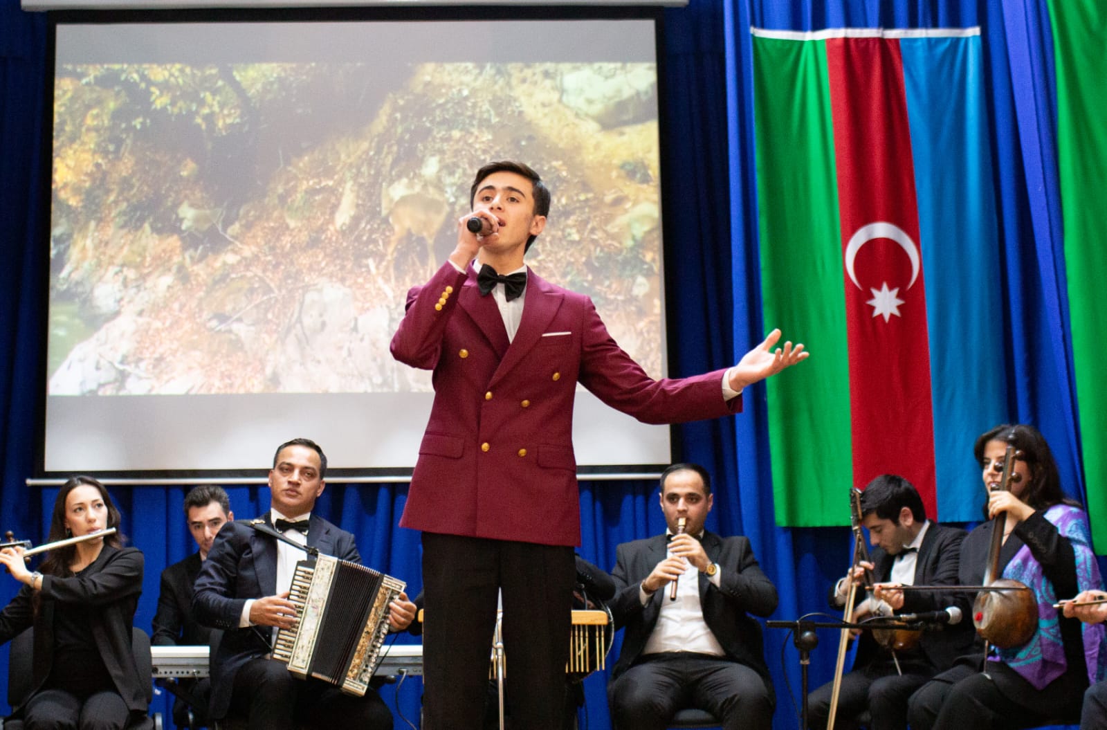 Humanitar Kollecdə Zəfər Gününə həsr olunmuş konsert oldu