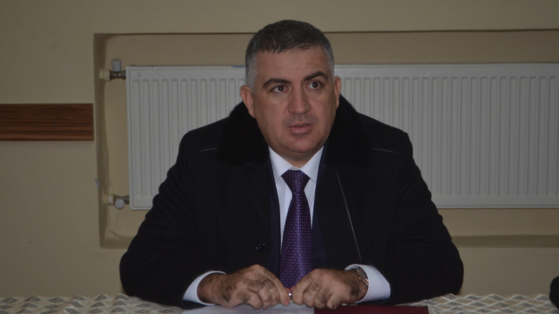 İcra başçısı sakinləri məhkəməyə verdi