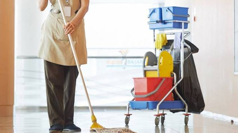 25 gün xadimə kimi işlədiyi evdən 5 minlik qızıl oğurladı