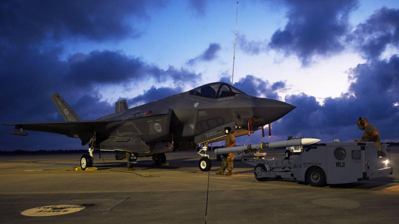 300 km məsafədən təyyarəni məhv edə bilirlər: 