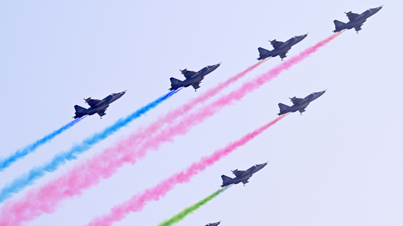 Zəfərin 5 ili: Bakıda hərbi parad keçirildi (YENİLƏNİB)