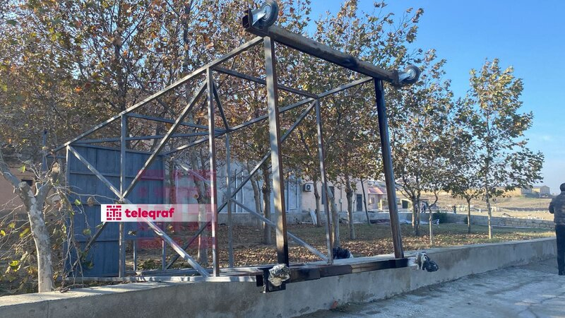 Dəmir pilləkəni aparan zaman ölüblər - 