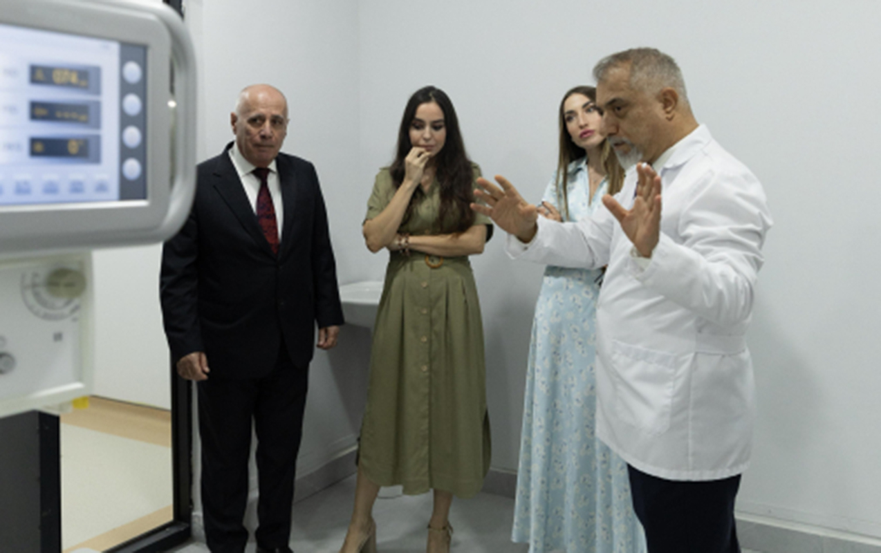 Leyla Əliyeva və Alena Əliyeva LDU-nun nəzdində yaradılmış Baytarlıq Klinikası ilə tanış oldu (FOTO)