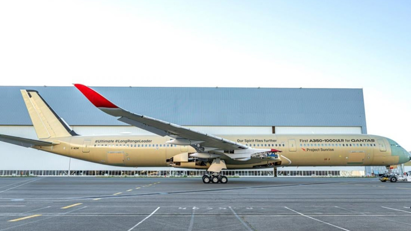 Uzun məsafəli uçuşlar üçün təyyarə yığıldı - Havada 22 saat qala biləcək