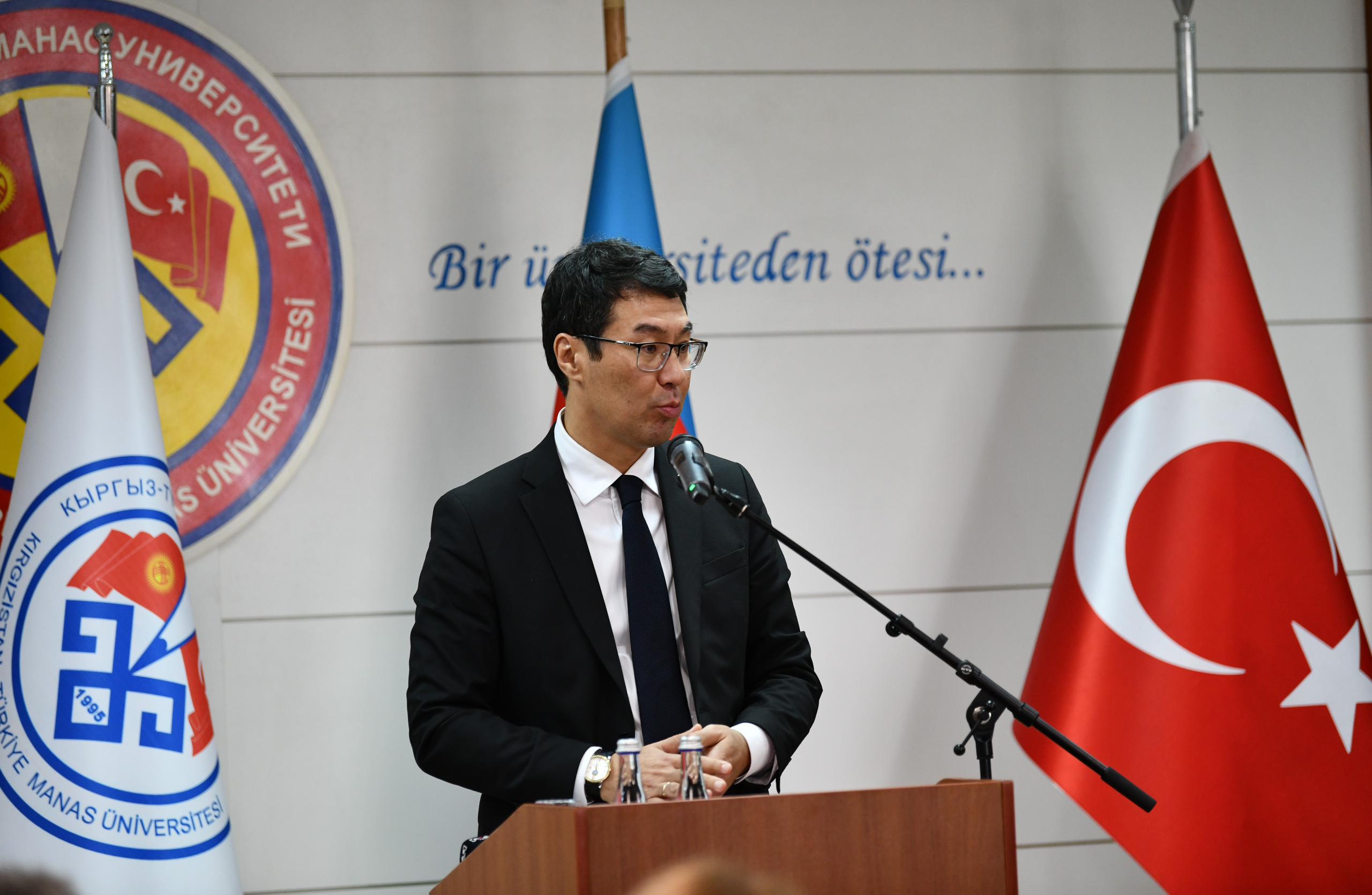 Qırğızıstanda  8 noyabr Zəfər Gününün 5-ci ildönümünə həsr olunmuş rəsmi tədbir keçirildi (FOTO/VİDEO)