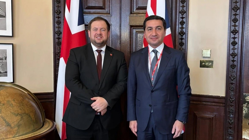 Hikmət Hacıyev Böyük Britaniyanın dövlət naziri ilə görüşdü (FOTO)