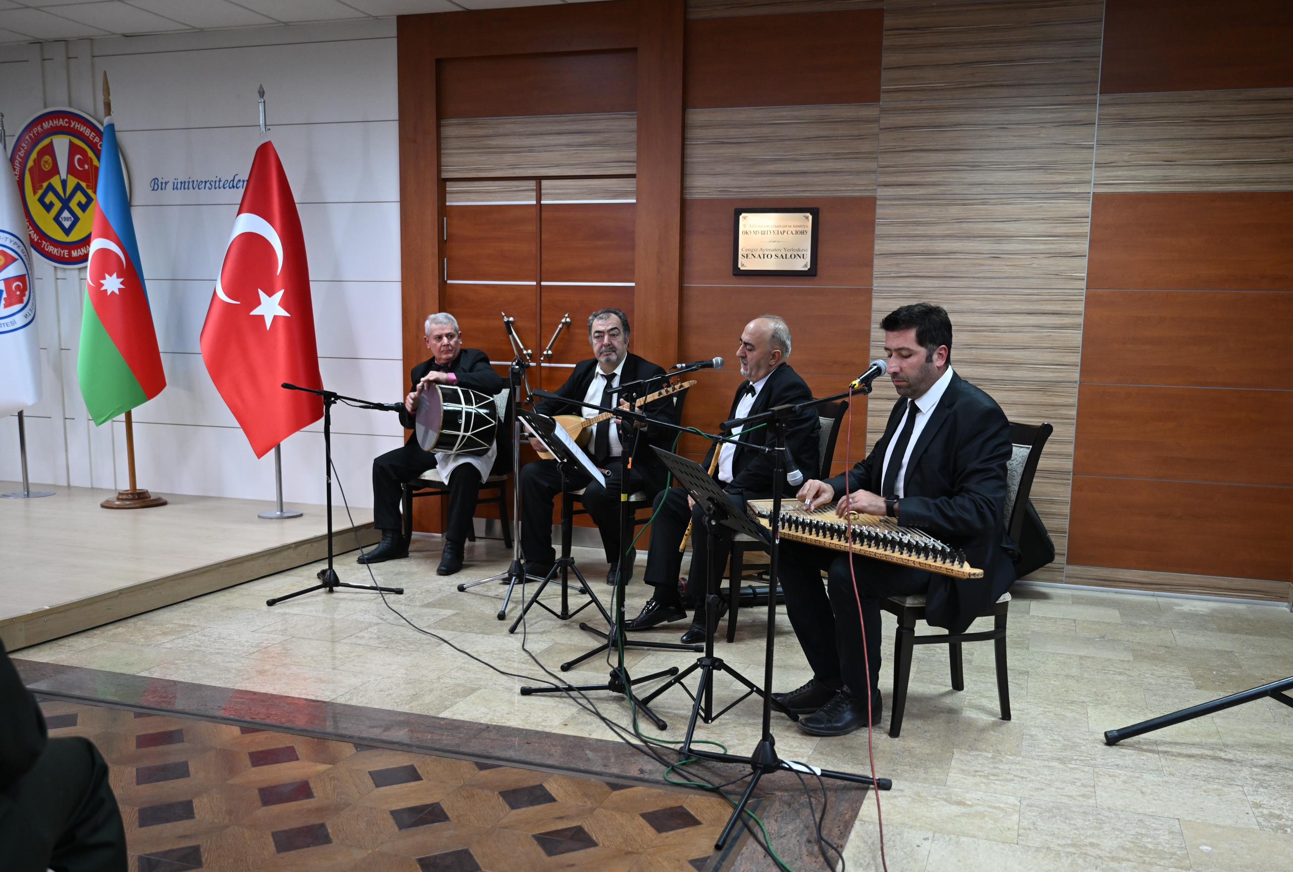 Qırğızıstanda  8 noyabr Zəfər Gününün 5-ci ildönümünə həsr olunmuş rəsmi tədbir keçirildi (FOTO/VİDEO)