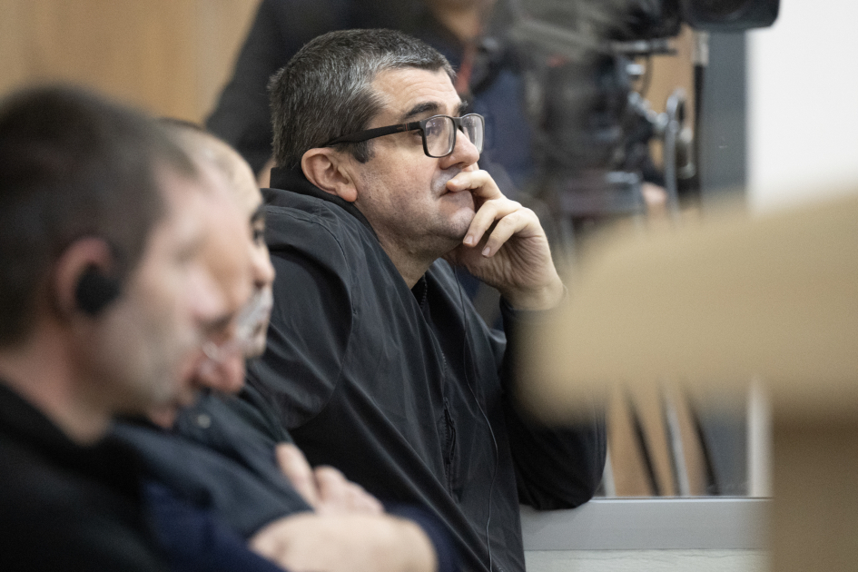 Məhkəmədə hərbi cinayətlərdə təqsirləndirilən erməniəsilli şəxslərlə bağlı sübutlar elan olundu (FOTO)