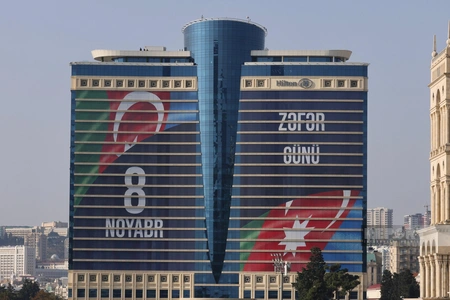 Azadlıq meydanı hərbi parada hazırdır