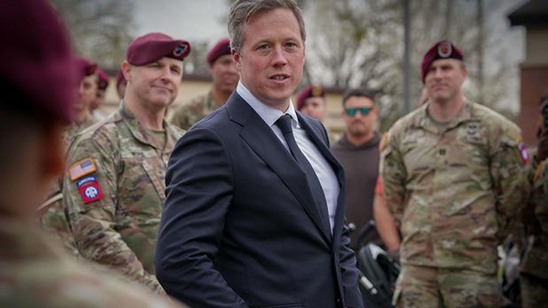 Tramp Vensin dostu və sinif yoldaşını xüsusi nümayəndə təyin etdi - 