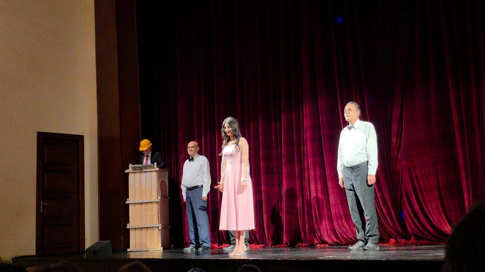 Sumqayıt Teatrı Rus Dram Teatrında 