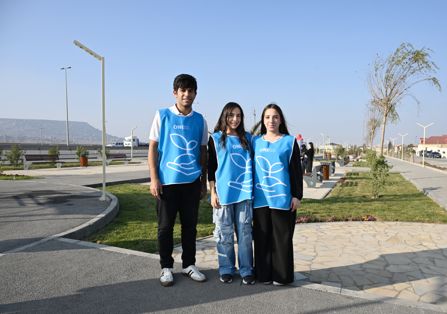 Leyla Əliyeva yeni parkın açılışında iştirak etdi (FOTO)