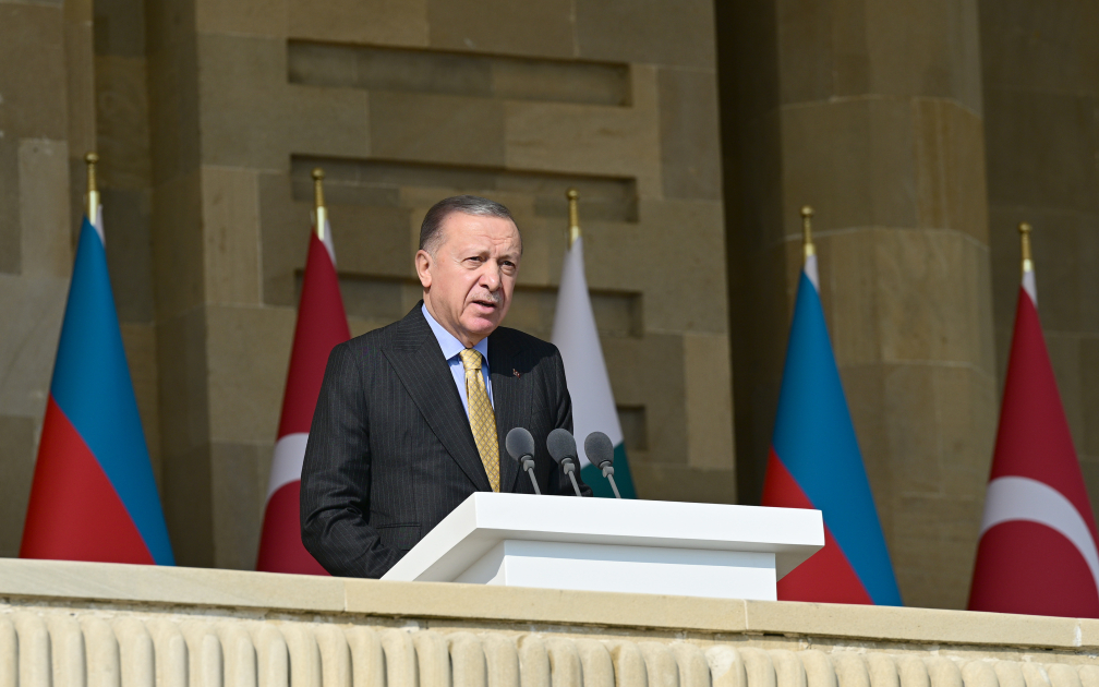 Zəfərin 5 ili: Bakıda hərbi parad keçirildi (YENİLƏNİB)