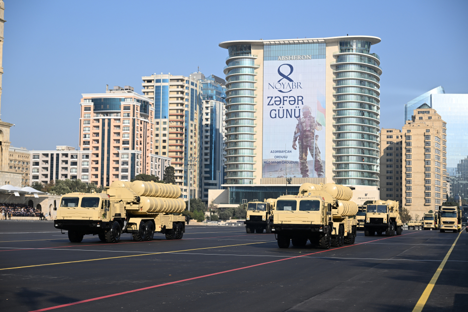 Zəfərin 5 ili: Bakıda hərbi parad keçirildi (YENİLƏNİB)