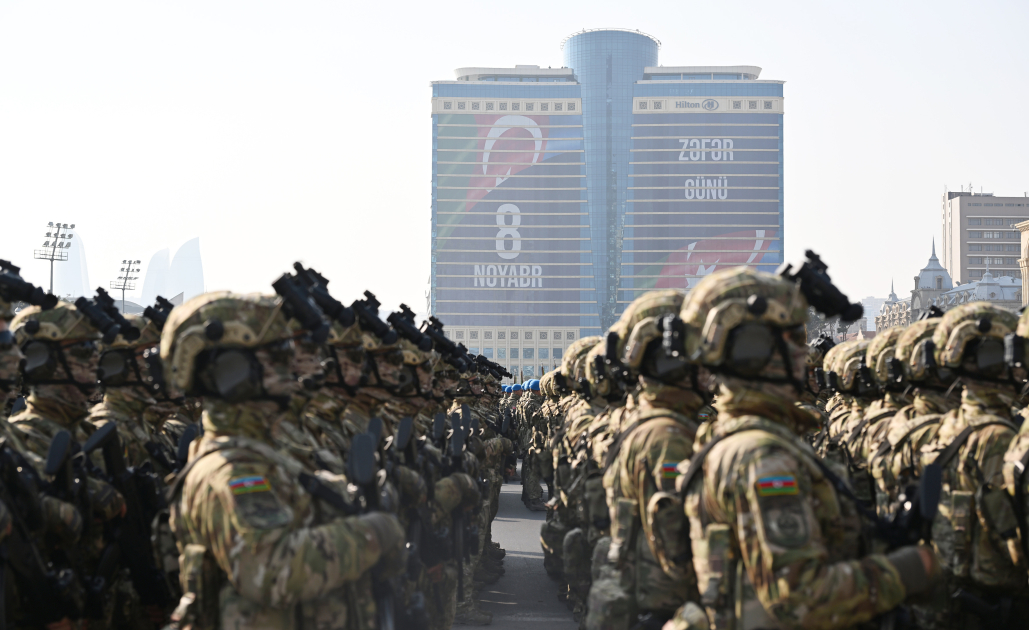 Zəfərin 5 ili: Bakıda hərbi parad keçirildi (YENİLƏNİB)