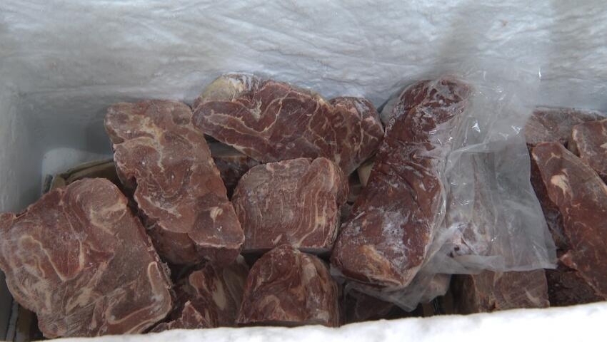 Şadlıq saraylarında mənşəyi məlum olmayan ətlər aşkarlandı (VİDEO)