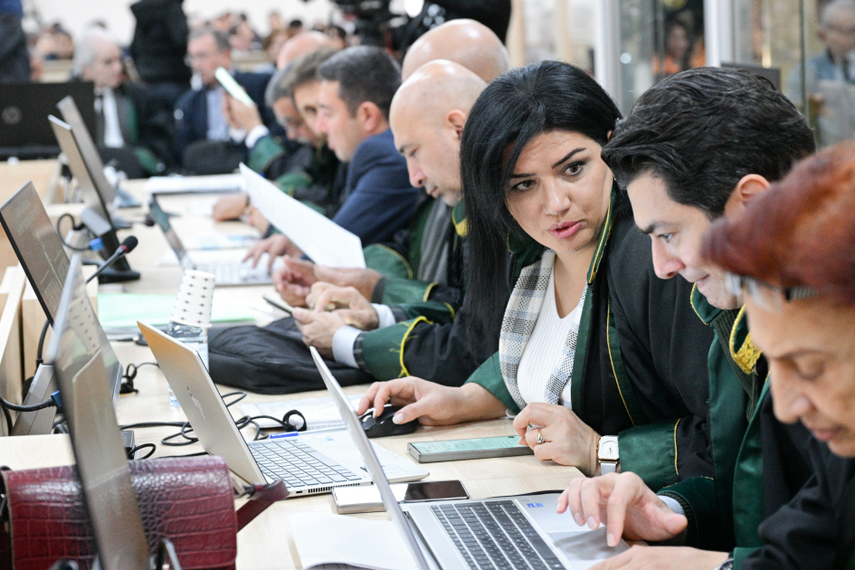 Ermənistan vətəndaşlarının məhkəməsində təqsirləndirilən şəxslərin cəzalandırılmasına dair prokurorların təklifləri səsləndirildi