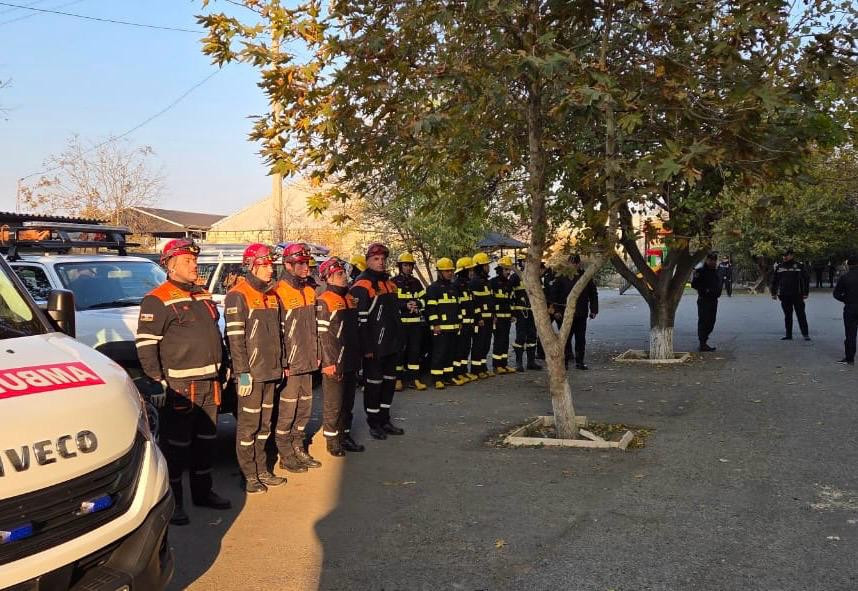 Goranboyda iki mənzilin döşəməsi çökdü, 4 nəfər xəsarət aldı (FOTO/VİDEO)