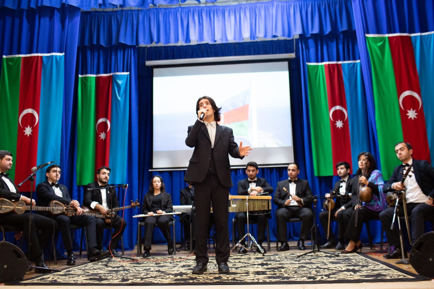 Humanitar Kollecdə Zəfər Gününə həsr olunmuş konsert oldu